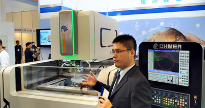 CHMER dévoile une nouvelle machine EDM bien positionnée pour l'usine aéronautique 4.0