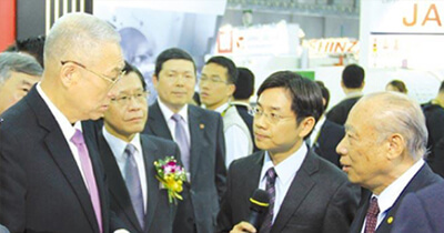 Business Times-CHMER wins consecutive awards-Vice President Wu Dunyi encourages the light of Taiwan